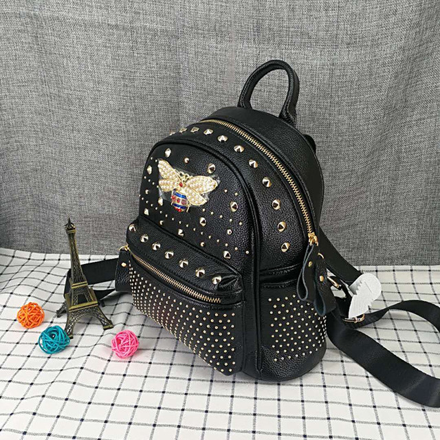 リュックサック ミツバチ ビー スタッズ ブラック カジュアル お出かけ 可愛い オルチャン 韓国 オルチャンファッション 韓国ファッション P508 Korean Select 韓国ファッション オルチャンファッション