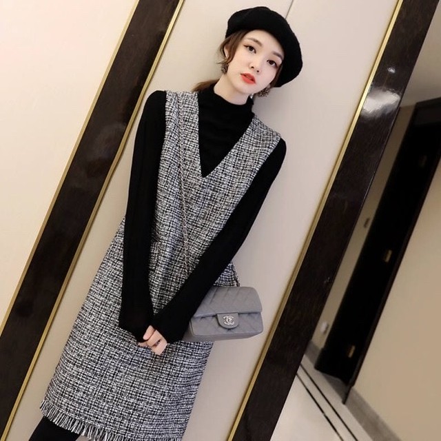 ワンピース ベストワンピース Vネック ツイード ノースリーブ 無地 レディース 袖なし ニットベストワンピース 体型カバー ミディアム レトロ クラシカル 上品 着回し 重ね着 合わせやすい 秋 冬 10代 代 30代 カジュアル おでかけ デート 女子会 おしゃれ ヘビロテ