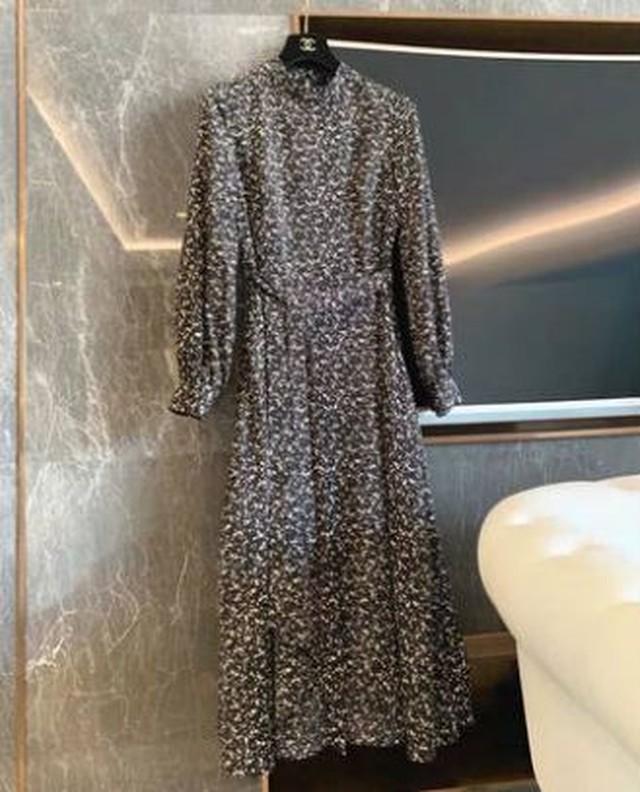 ロングワンピース ワンピ 韓国 コーデ きれいめ 40代 30代 韓国風 通勤 プリーツワンピース カジュアル お洒落 きれいめ 花柄 Aライン ウエストマーク ワンピの里