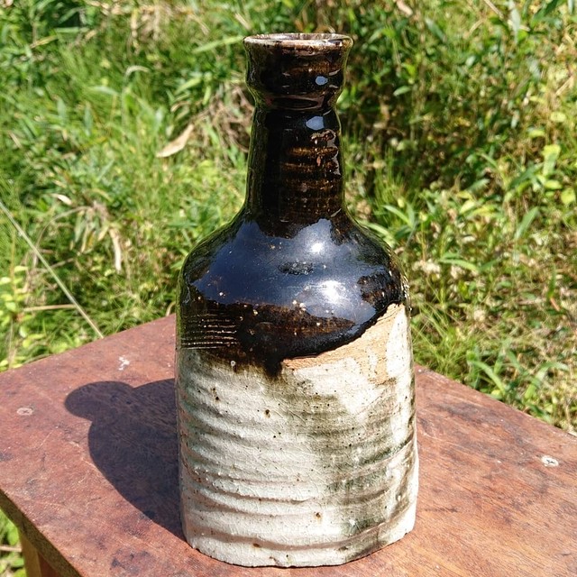 送料込み おしゃれ雑貨 陶器の花瓶 酒瓶 岡山商店