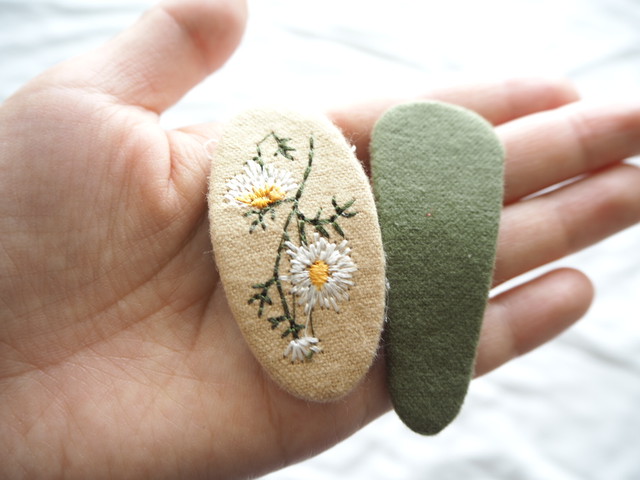 再入荷 即納 ナチュラル刺繍ヘアパッチン2個セット 韓国子供服 韓国こども服 インポート ベビー服 キッズ 女の子 男の子 春夏秋冬 ベビー 赤ちゃん ヘアアクセ ヘアピン ヘアクリップ お花 くすみカラー Munimuni 韓国子供服 ベビー服 海外インポート子供服