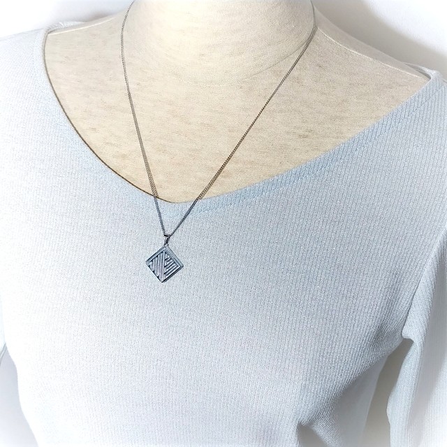 Mazeネックレス 一筆書き迷路デザイン 肌に優しい 金アレ Smd Factory アクセサリー 雑貨shop