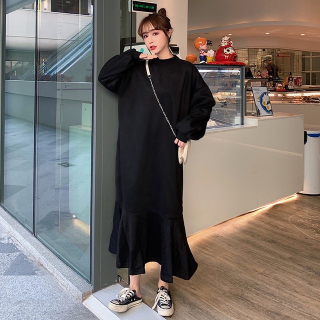 ロングワンピース バルーン袖 フリルヘム スウェットワンピース レディース フリル ゆったり 体型カバー 秋冬 オーバーサイズ マキシワンピ ブラック Officewalaa オフィスワラア レディースファッション スタイル