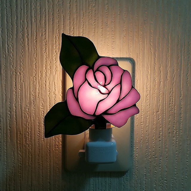 Nl107 ステンドグラスランプ バラのナイトランプ ラベンダー W3 Stained Glass のインテリア雑貨 小物の通販