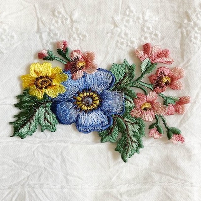 手刺繍風 お花ワッペン 紺色 Wa068 Foo Stitch
