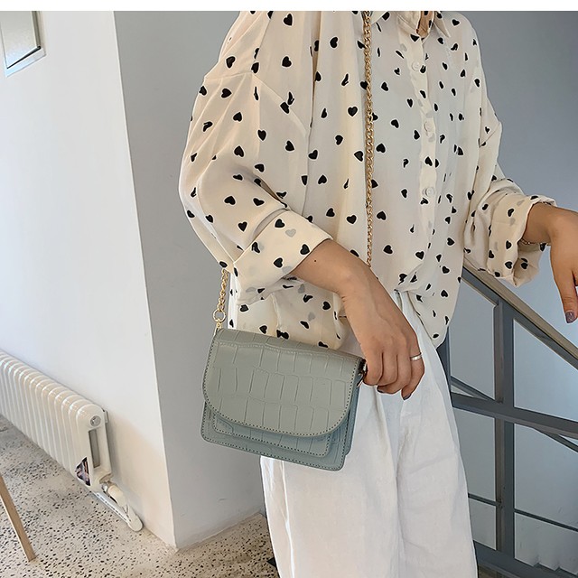 クロコ調スクエア型ミニショルダーバッグ ハンドバッグ お洒落 カジュアル 可愛い デート バッグトゥーザフューチャー