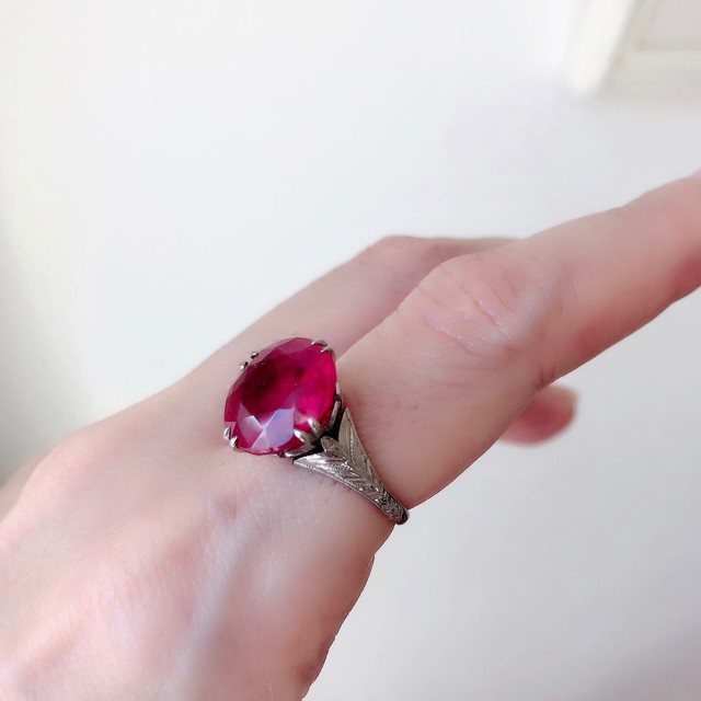 サンプラチナ 戦前の合成ルビーリング ヴィンテージリング アンティークリング はしばみ アンティーク ヴィンテージ