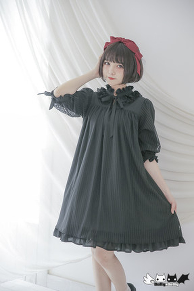 ガーリー ドール風 ロリータ フリルカラー リボンタイ ストライプ柄 ボリュームフレア 五部袖 ミニワンピース 白 グレ 7452 オフィスカジュアルとガーリーワンピース ブラウスのmeow24h ミャオトゥエンティフォーエイチ