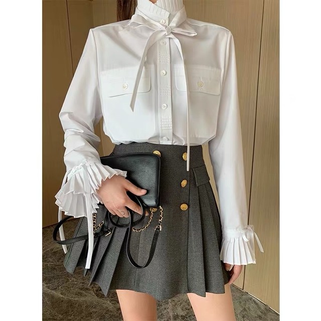 pleats neck shirt