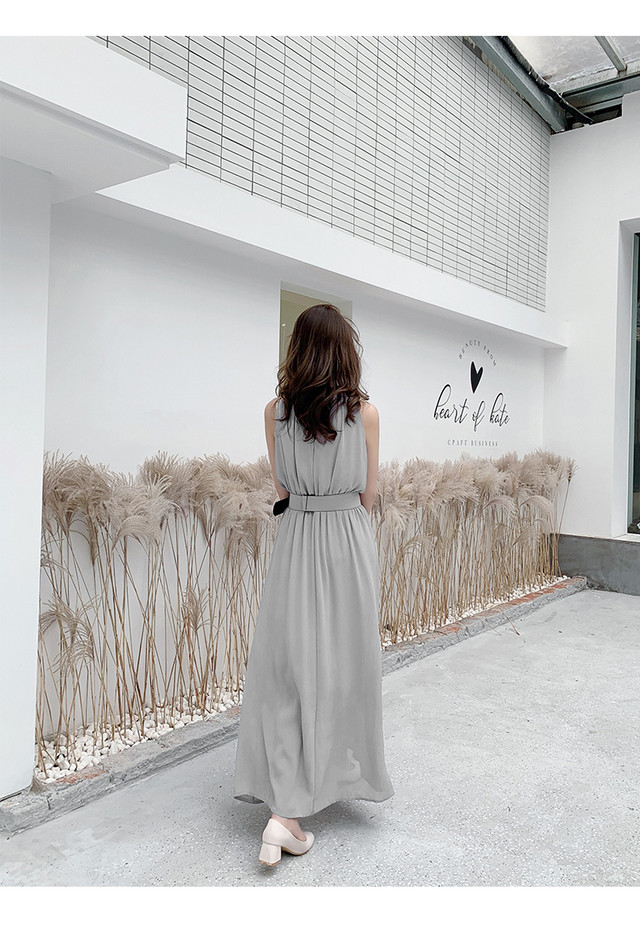 ホルターネック ノースリーブ ベルト ワンピース ドレス 大人コーデ 上品 こなれ感 かわいいおんなのこ