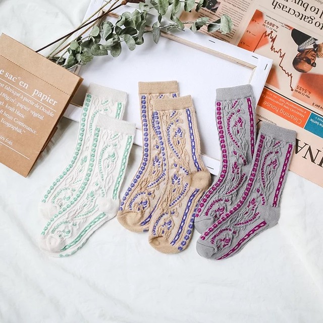 ナチュラル派のママさんへ 北欧系柄キッズソックス 白 ノスタルジック柄 子ども 子供 Hikari Socks インポート靴下専門店です