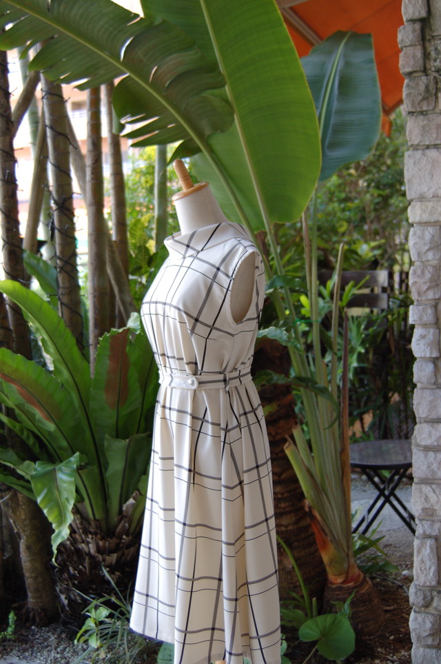 L ベージュ ロールカラーワンピース ビジネス 普段着 使い勝手がいい きちんとしたストレッチ素材ワンピース マルック Maruccu 沖縄