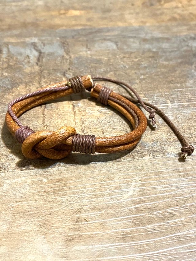 レザーブレスレット メンズ レディース レザー 本革 ネイティブデザイン 革紐 フリーサイズ 天然皮革 皮 革 人気 レザー ブレスレット アメカジ系 サロン系 Asian Zacca