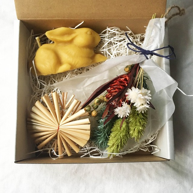 ドライフラワーとミツロウ動物キャンドルのギフトボックス ウサギ ドイツ アンティーク Doremifa