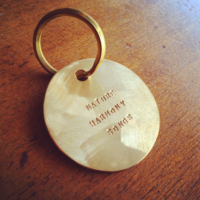 あなたの想いを言葉で伝える 真鍮製 Full Moon キーホルダー Nature Harmony Songs