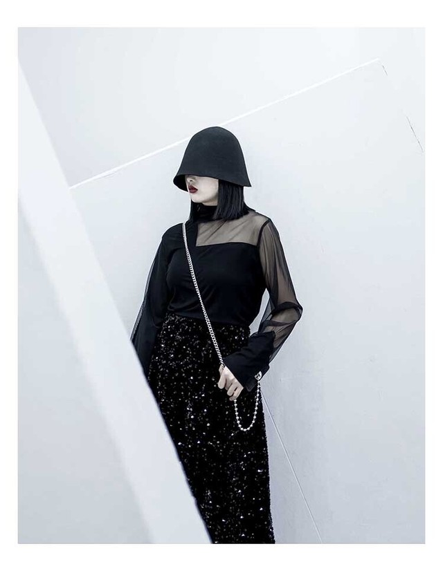 トップス メッシュ 透け感 ハイネック 個性的 モード系 スタイリッシュ ブラックコーデ モノトーンコーデ 個性的コーデ ブラックトップス 注目 Uki Uki