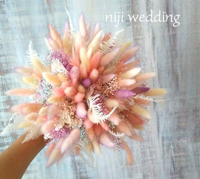 ラグラスとカスミソウのクラッチブーケ ピンク ドライフラワー Niji Wedding 手作り ブーケ 髪飾り 花冠の通販