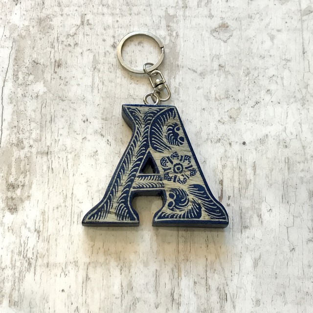 ウッドイニシャルキーリング A Urban Concept Store And Resort