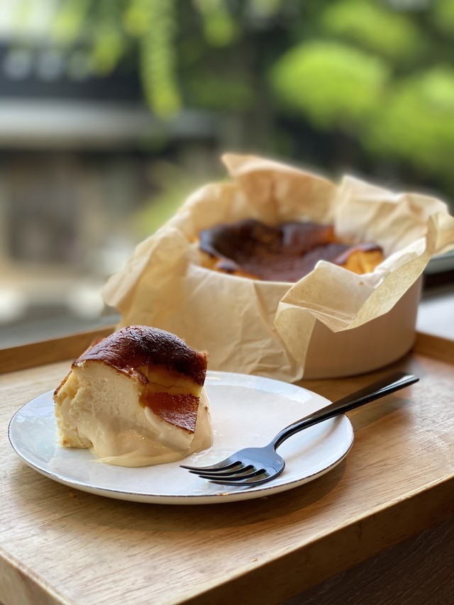 バスクチーズケーキ 谷中のフランス料理店 Sugiura