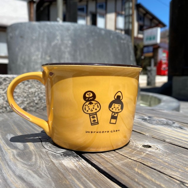 マルコロ温泉こけしマグ イエロー Marucorochan 東北 山形 蔵王 こけし おしゃれ かわいい ねこ コップ 黄色 国産 日本製 Zao Onsen 湯旅屋 高湯堂 ハンドクラフトオンラインショップ