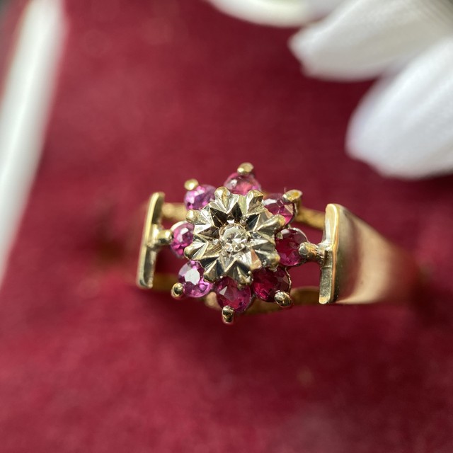 イギリスヴィンテージリング ルビーダイヤモンドデイジーリング ｋ9 13号 デイジーリング アンティークジュエリー Daisyring