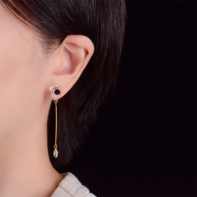 Ny産 高品質ハーキマーダイヤモンドと白黒ペッパーのピアス 黒胡椒 白胡椒 天然石 レジン ステンレス 送料無料 Michicusa