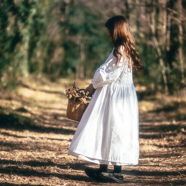 ナチュラルワンピース シロ ハンドメイド大人服 子供服 ベビー服 Toimeme