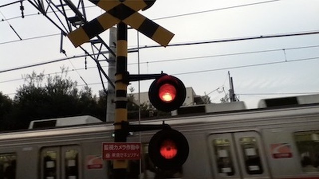 動画素材rrc001 踏切 電車 通過 Sampling Air Japan