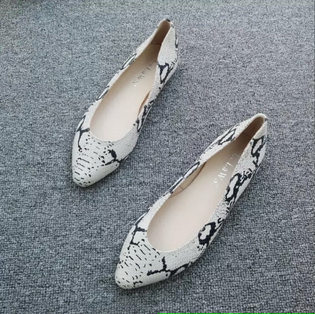サイズ豊富 パイソン柄ぺたんこシューズ レディース 靴 バレエシューズ ラウンドトゥ パンプス ぺたんこ ローヒール カジュアルシューズ シューズ 大きいサイズ 小さいサイズ 痛くない 走れる 通学 通勤 Ol パイソン柄 可愛い トレンド 2180 Sayurio レディース