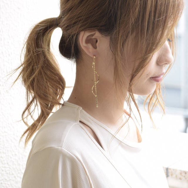 ロングツイストピアス イヤリング Chouel Closet