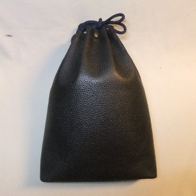 No335 本革信玄袋 牛革シュリンク エンボス マチ付き ブラック 革ふくろ屋