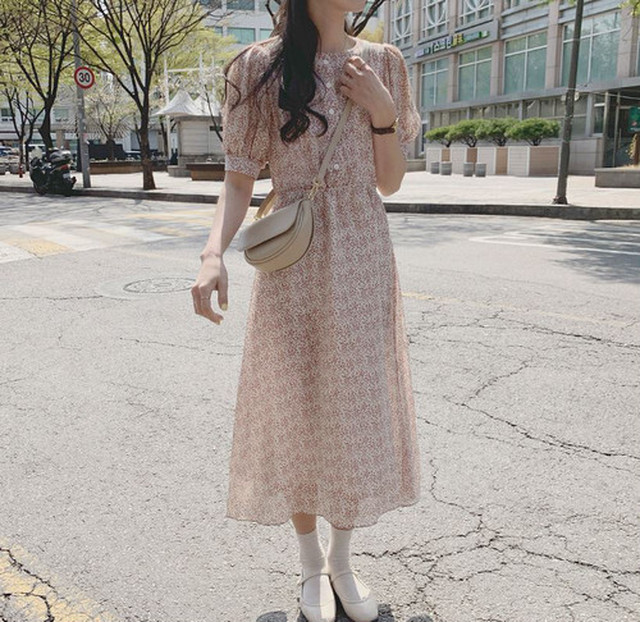 送料無料 レトロパフスリーブワンピース シアー素材 フェミニン 小花柄 清楚 ミモレ丈ロング Ustr