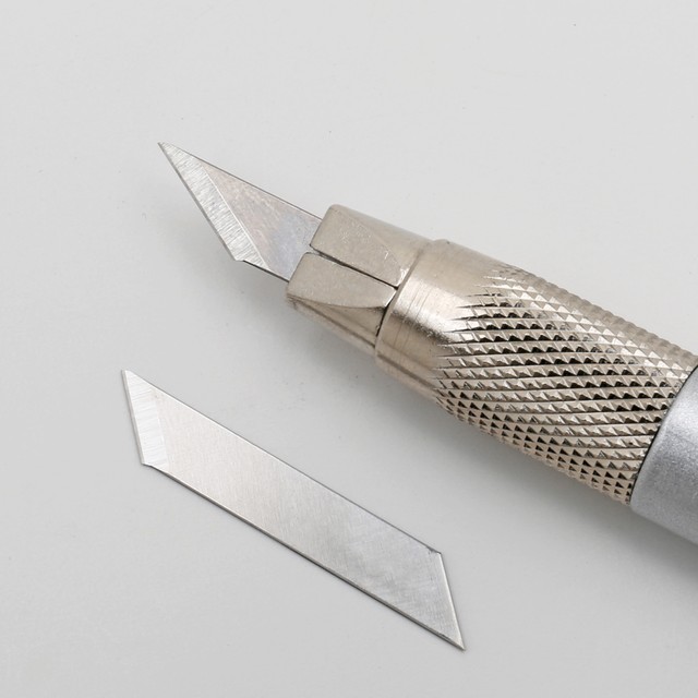 Ntカッター デザインナイフ アートワークや切り絵等の繊細な切り抜きに D 400gp シルバー Baiju