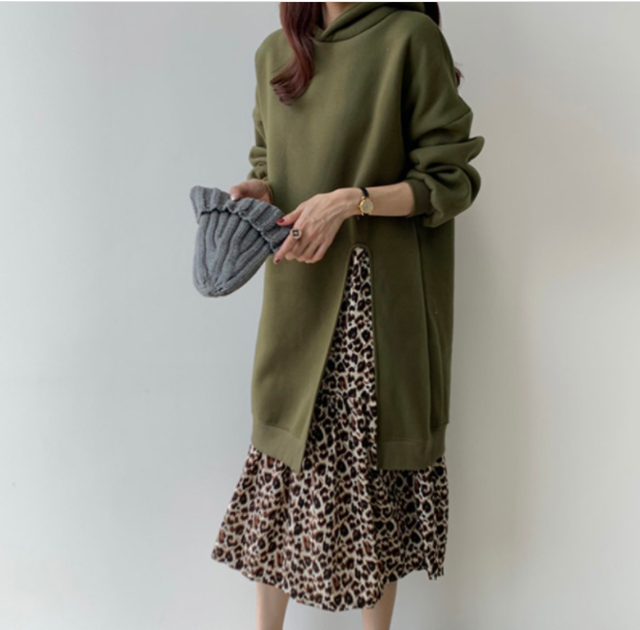 人気のアニマル柄 レオパード柄 ドッキング ワンピース ワンピース レディース スウェット シフォン 異素材ミックス 長袖 パーカー カジュアル 個性的 人気 ドッキング ワンピ ヒョウ柄 アニマル柄 レオパード柄 ロング丈 韓国 代 30代 40代 春 秋 送料無料 韓国