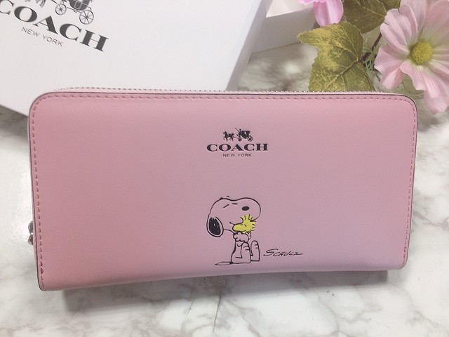 49c Coach 長財布 スヌーピー柄 ピンク レディース 限定コラボ品 送料無料 レディースの正規品ブランド Brand S Shop