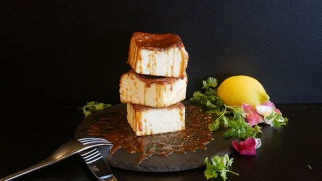 送料無料 Suzucafe 焦がしキャラメルの濃厚チーズケーキ Largeサイズ 8食入り 5corporationオンラインショップ