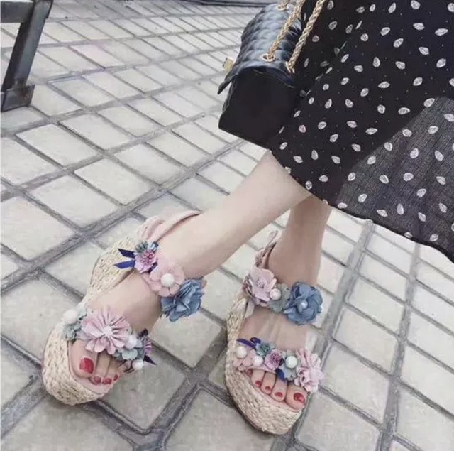 レディースファッション 厚底サンダル ハイヒール 花柄 花モチーフ 春夏コーデ 新作 More Lluze モア ルーゼ