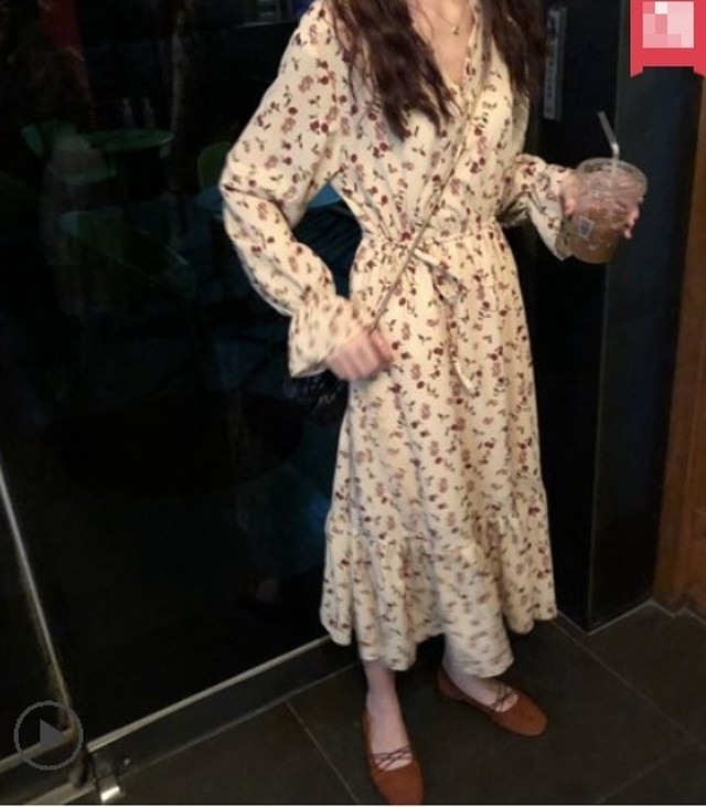 レトロ 花柄 ミモレ丈 ロングワンピース 花柄のワンピース パフスリーブ フレア袖 長袖 レディース 韓国 オルチャン ファッション 春服 秋服 冬服 レディース オルチャン 韓国 風 レディース ファッション カジュアル 大人可愛い カシュクール Aライン フレア リボン