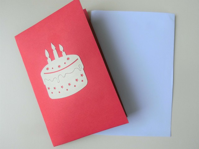 ポップアップカード 誕生日ケーキ 切り絵 立体カード Tan Tan Vietnam