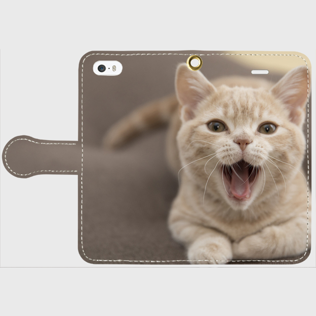 手帳型iphoneケース あくびする子猫 送料無料 猫雑貨のお店 飛び猫商店