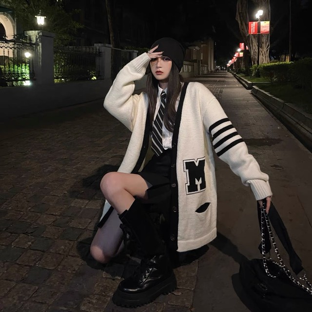 one pointed logo cardigan