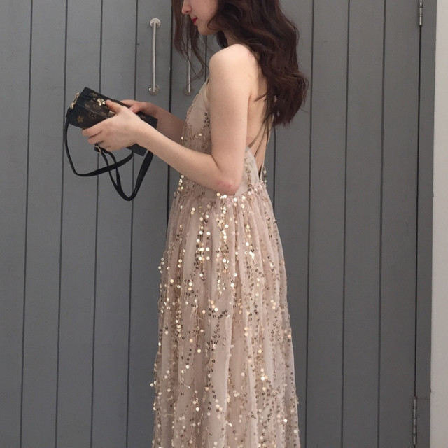 予約販売 結婚式 ドレス ワンピース リゾートワンピース 結婚式 おすすめ お呼ばれ 二次会 可愛い ノースリーブ スパンコール バッククロス ロングワンピース ワンピ オシャレ 上品 大人 ハイウエスト ｖネック 個性的 セクシー シャンパン Favoritdress