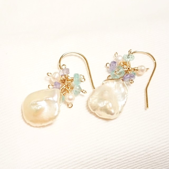 花びらパール ピアス Hitsujidou