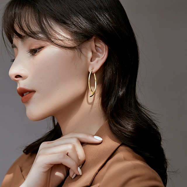 ピアス 交差 ジュエリーお呼ばれ ピアス 40代 クロスライン ピアス レディース 揺れる おしゃれ アクセサリー ゴールド 耳飾りネット通販 購入 激安 代 30代 40代 春 夏 秋 冬 Roprot ロプロット ファッション レディースアパレル販売