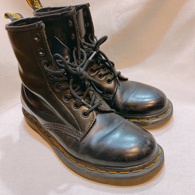 ドクターマーチン ショートブーツ 黒色 レザー Dr Martens 8ホール Uta