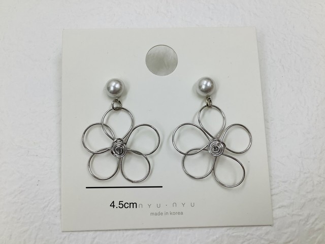 ワイヤーフラワーピアス Eity