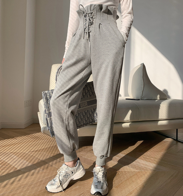 Pants Lace Up Gray ボトムス パンツ グレー ジョガーパンツ 裾絞り 9分丈 レースアップ ウエストデザイン リラックス感 大人 可愛い オシャレ カジュアル スポーティー アクティブ シンプル デイリー お買い物 ルームウェア お出かけ 春 秋 レディース Sea Sign Post