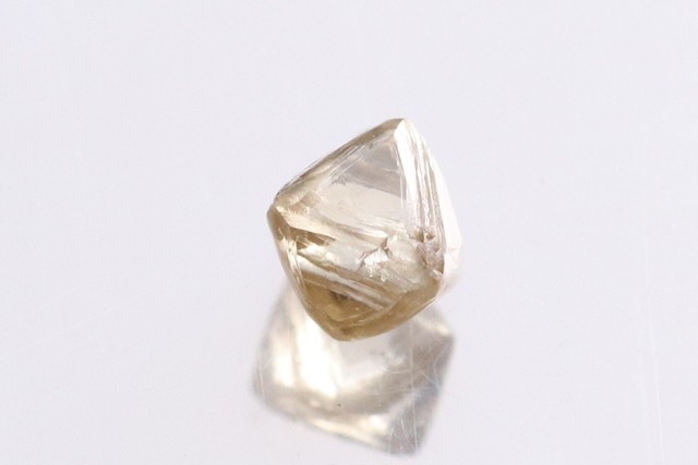 「ソーヤブル」原石 〇天然ダイヤモンド 〇ブラウン 〇0.26ct