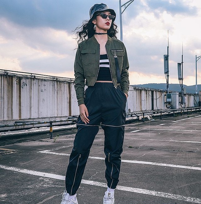 アウター ジャケット スカジャン ブルゾン 長袖 リブ袖 ショート丈 チェーン 無地 シンプル クール かっこいい 大人 カジュアル ストリート系 レディース Preirie East プレイリー イースト