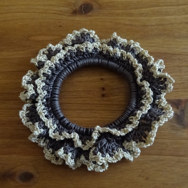 かぎ針編みシュシュ ブラウン 二重フリル Sonyo S Shop